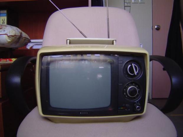 Early_portable_tv